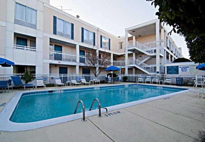 Days Inn By Wyndham Florence Near Civic Center Dış mekan fotoğraf